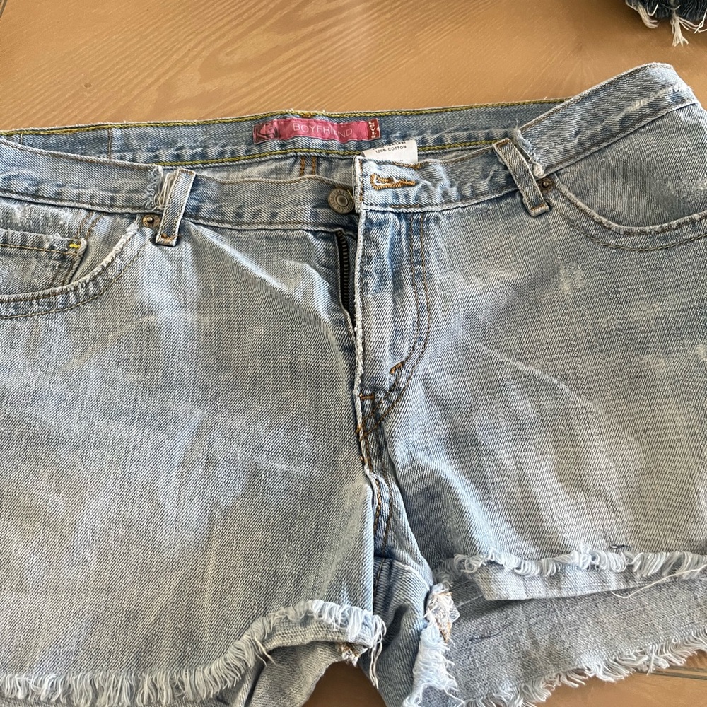 Women’s size 13 boyfriend Levi’s.